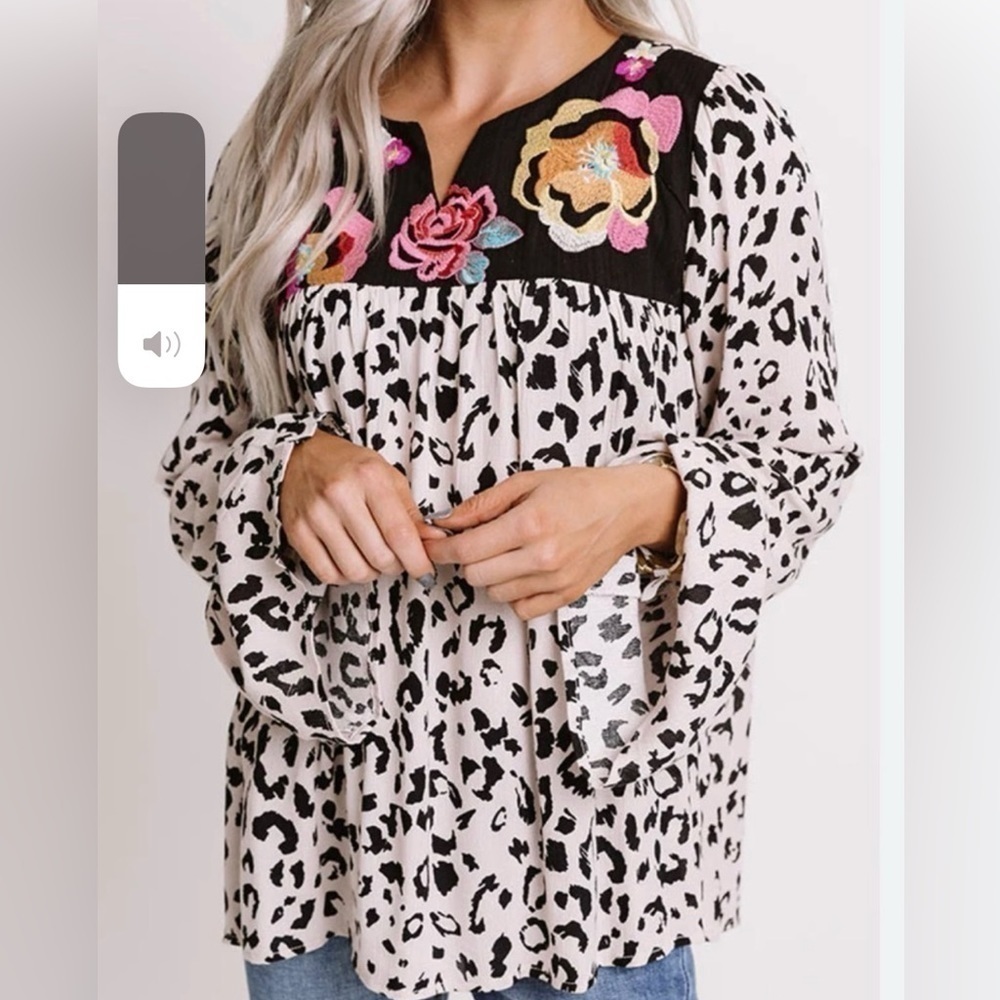 Perfectly Priscilla Leopard Embroidered Bell Sleeve Top Woman Size 3X